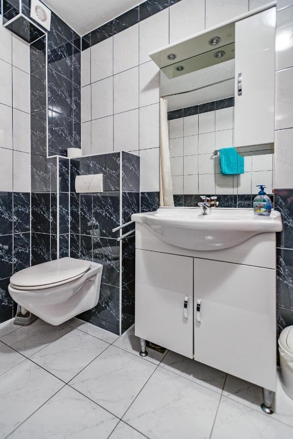 Comfort Apartments In Peaceful Area Zadar - With Garden Bagian luar foto