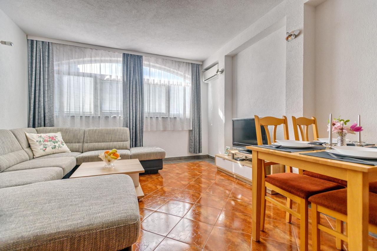Comfort Apartments In Peaceful Area Zadar - With Garden Bagian luar foto